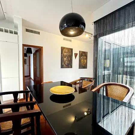 Atico En Plaza De La Constitucion 3 Bedrooms Malaga