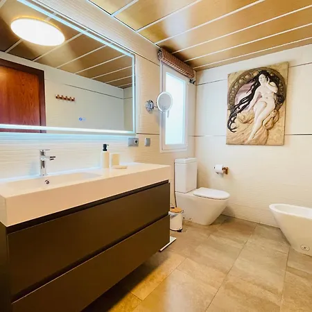 Apartment Atico En Plaza De La Constitucion 3 Bedrooms Malaga