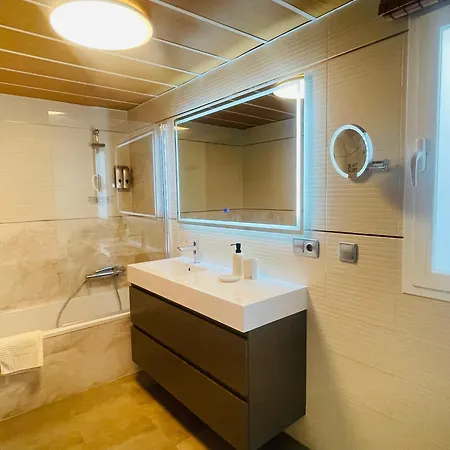 Apartment Atico En Plaza De La Constitucion 3 Bedrooms *
