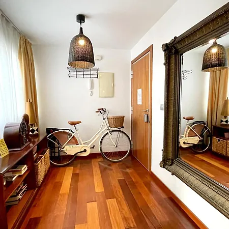 Atico En Plaza De La Constitucion 3 Bedrooms Apartment *